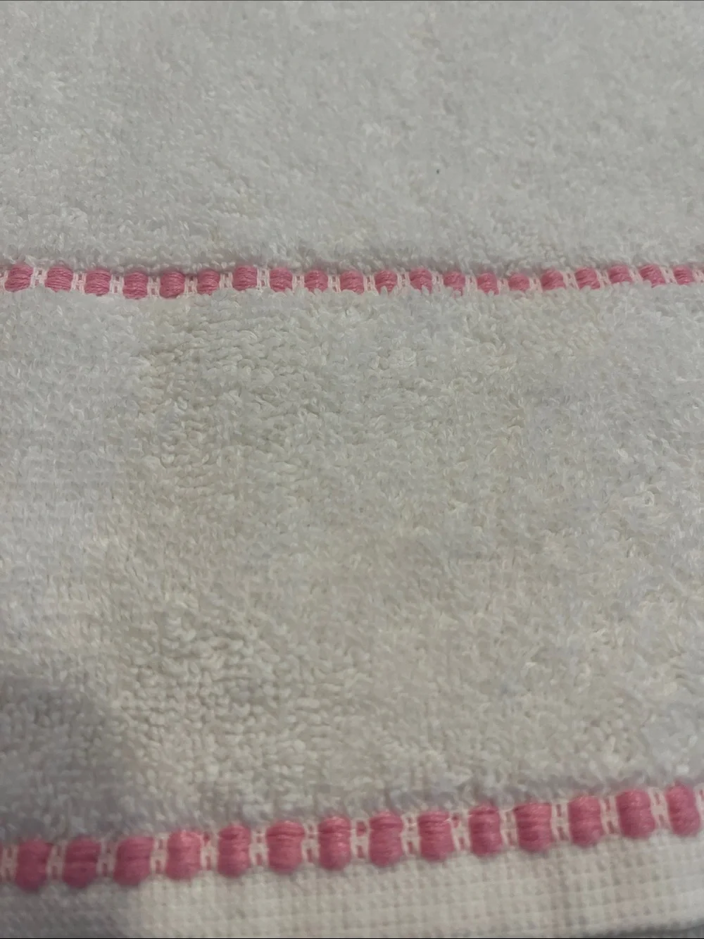 SCOUT Cotton White Bath Towel with Pink Trim